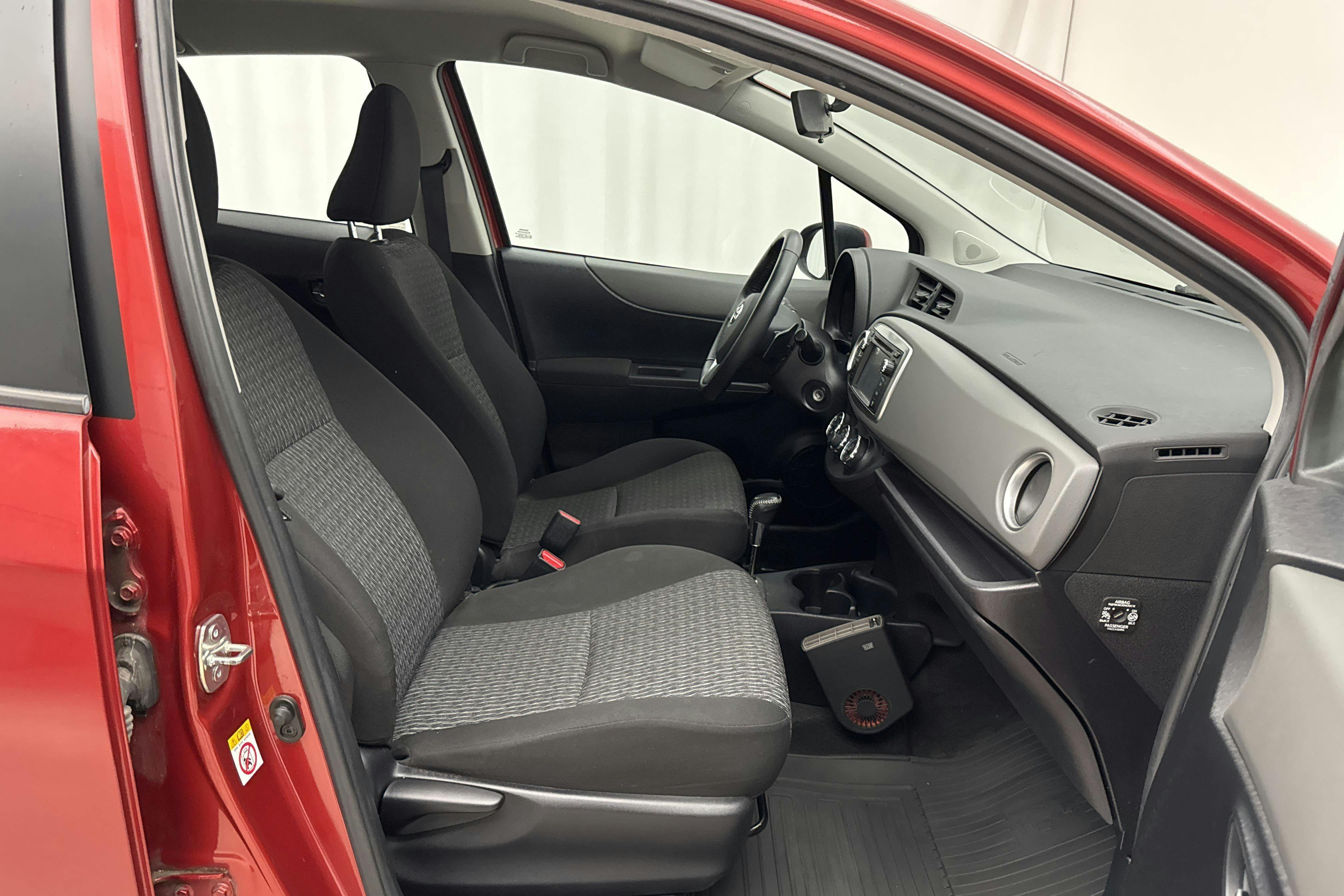 Vehicle Image 7