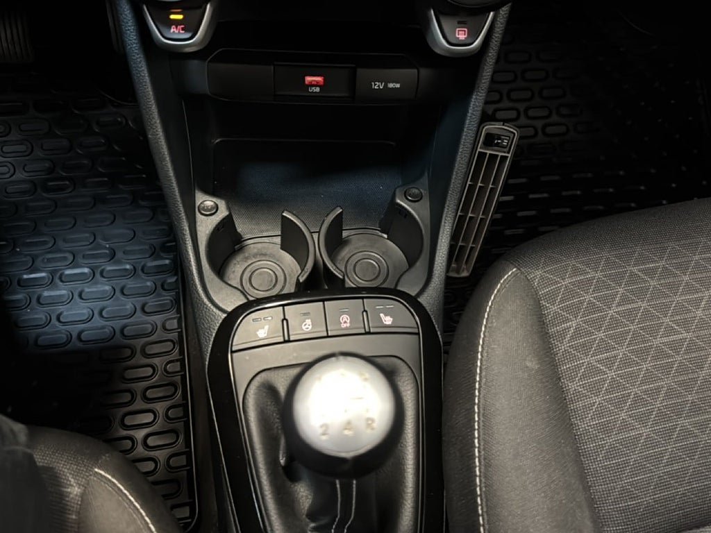 Vehicle Image 12