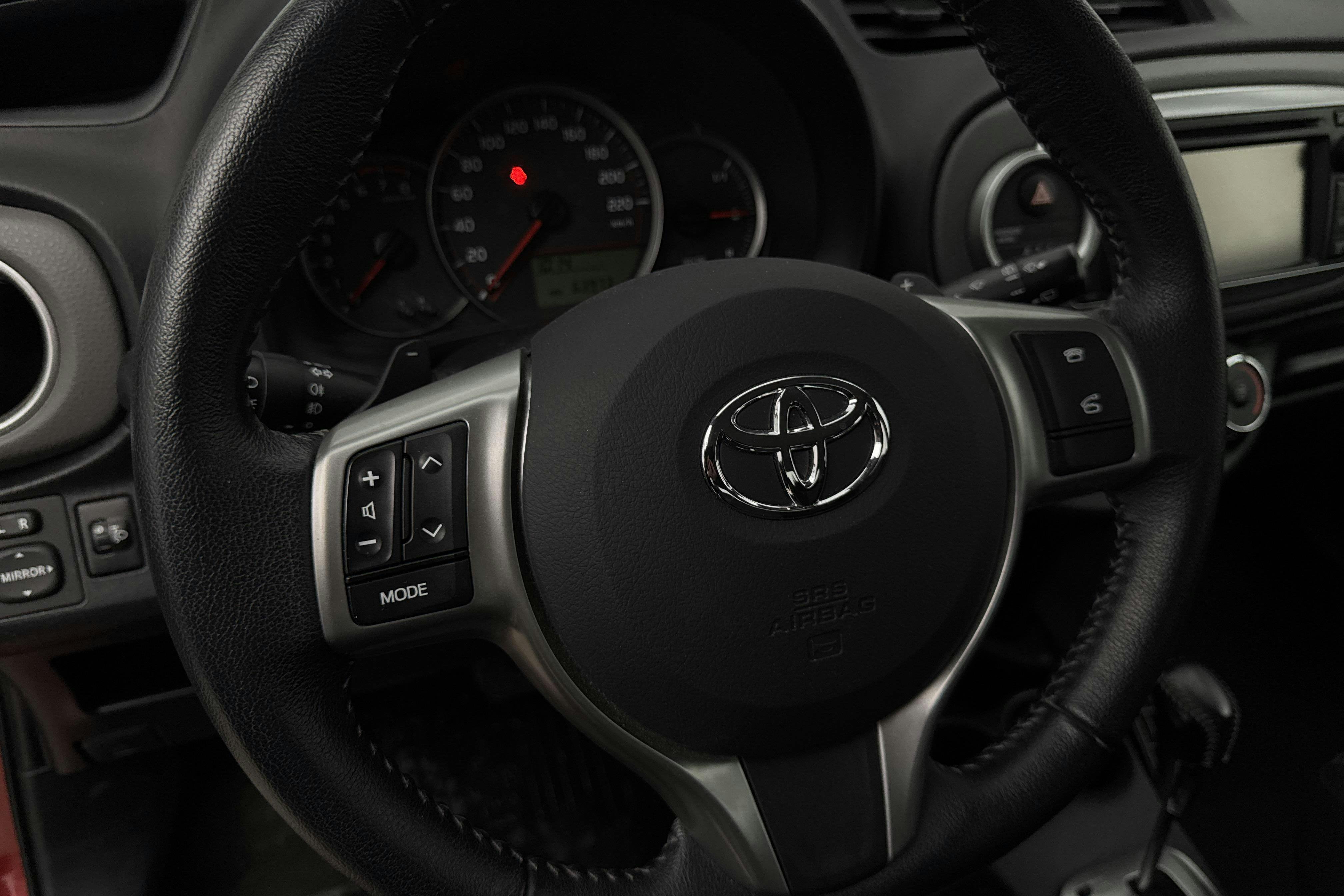 Vehicle Image 14