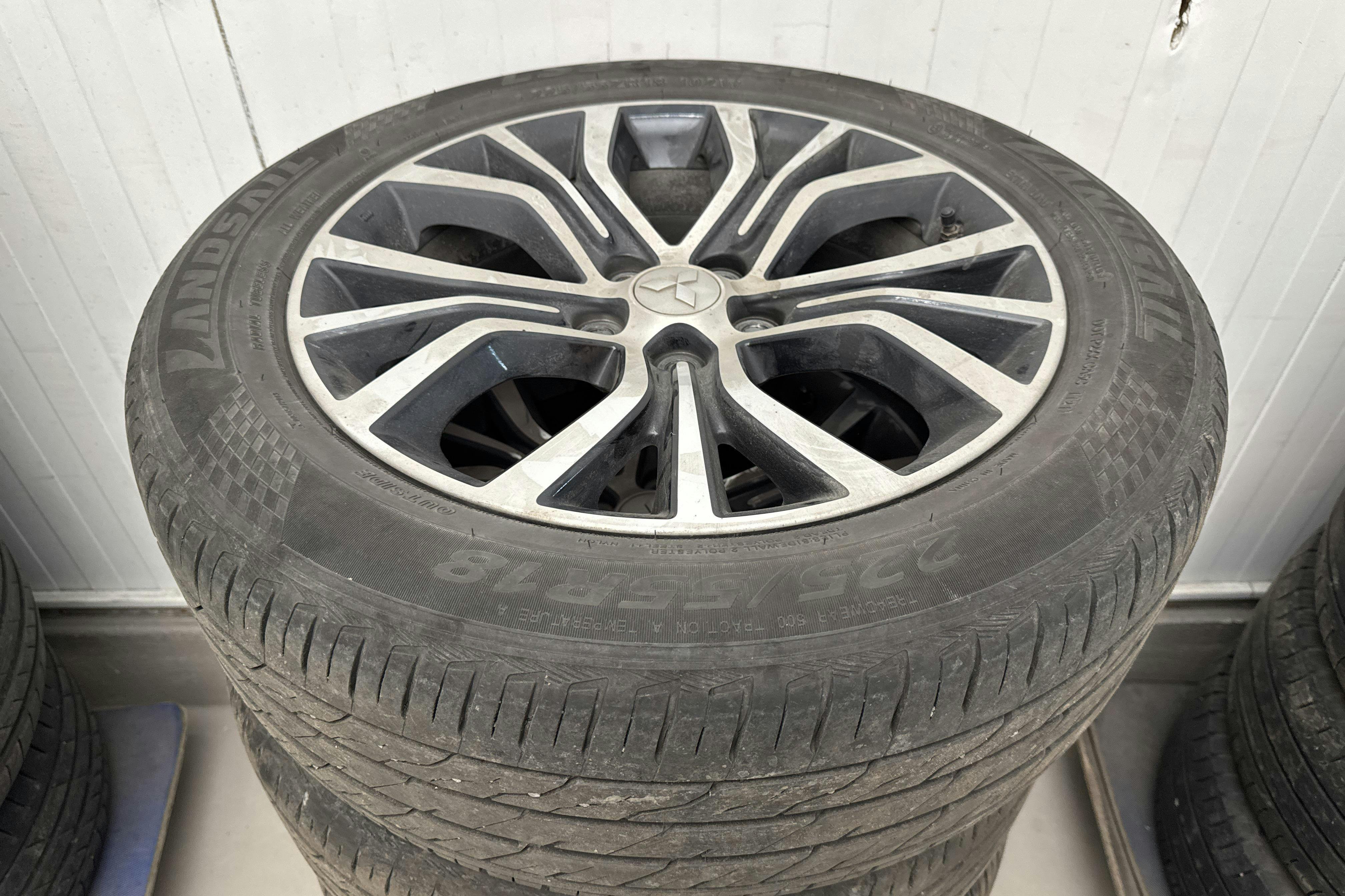 Vehicle Image 15
