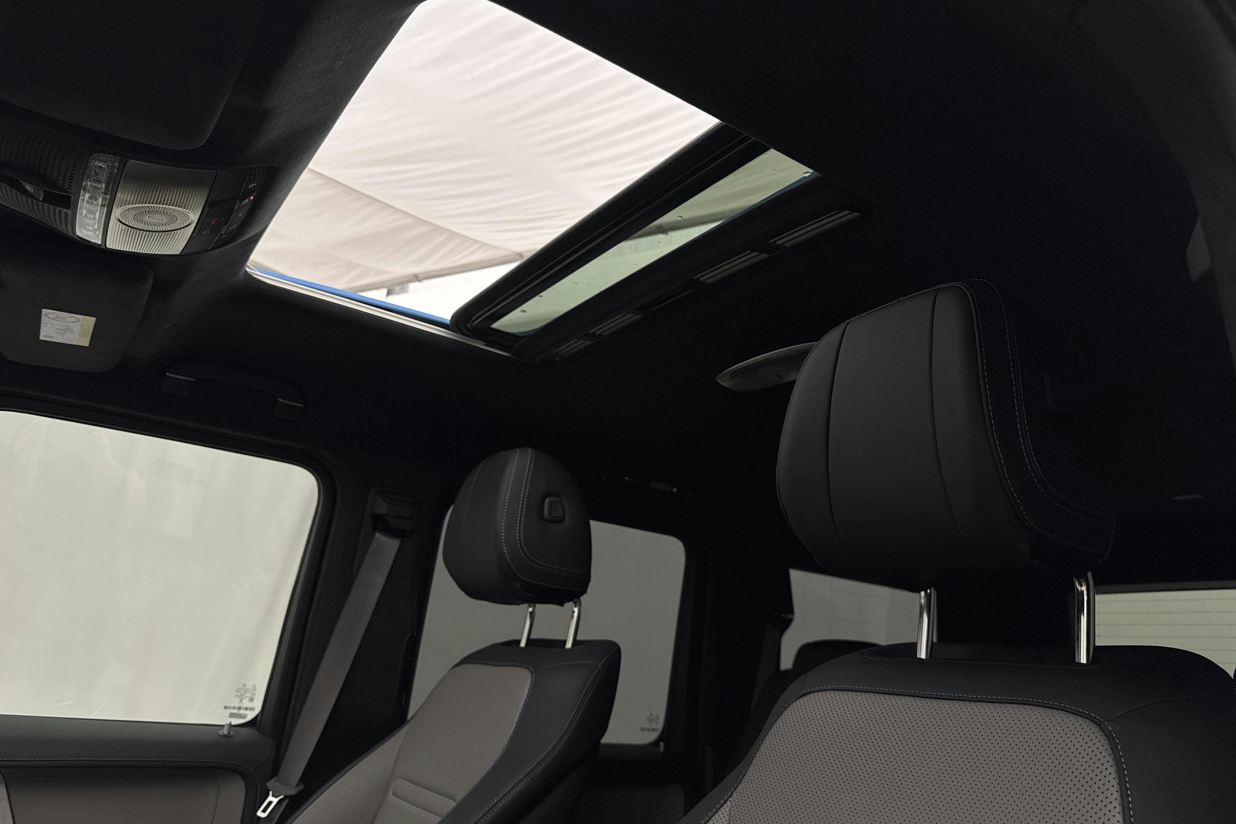 Vehicle Image 14