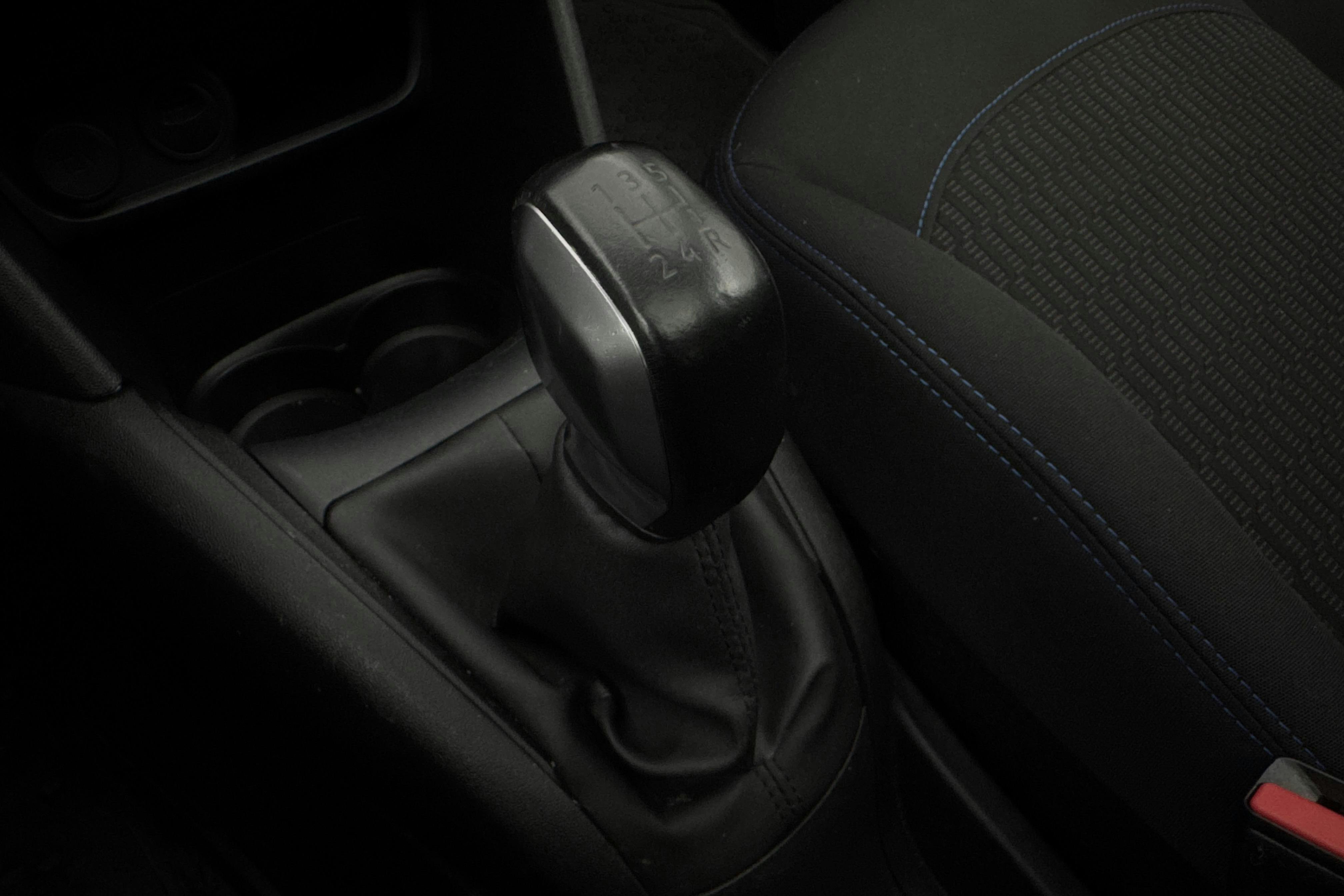 Vehicle Image 15