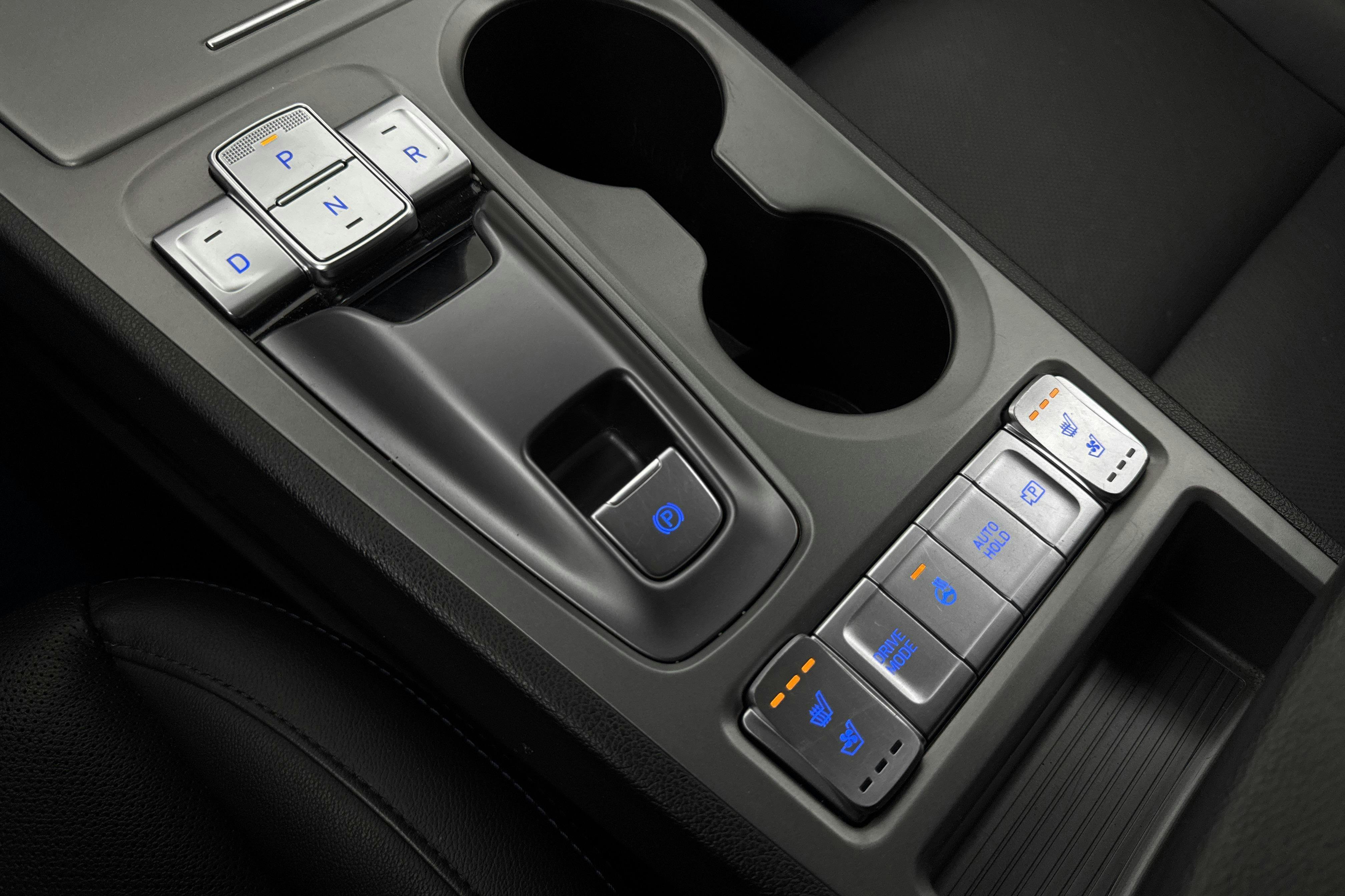 Vehicle Image 16