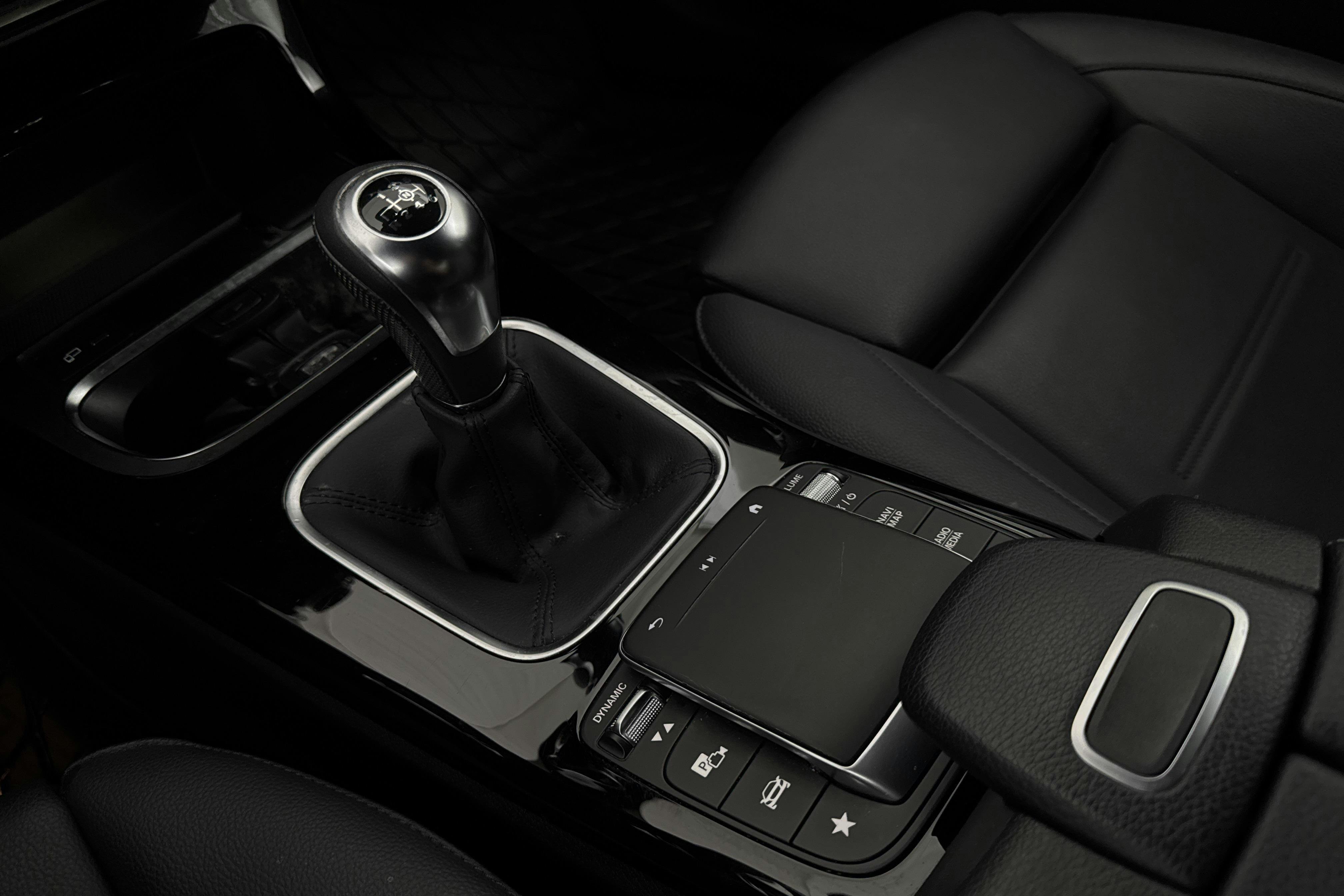 Vehicle Image 16