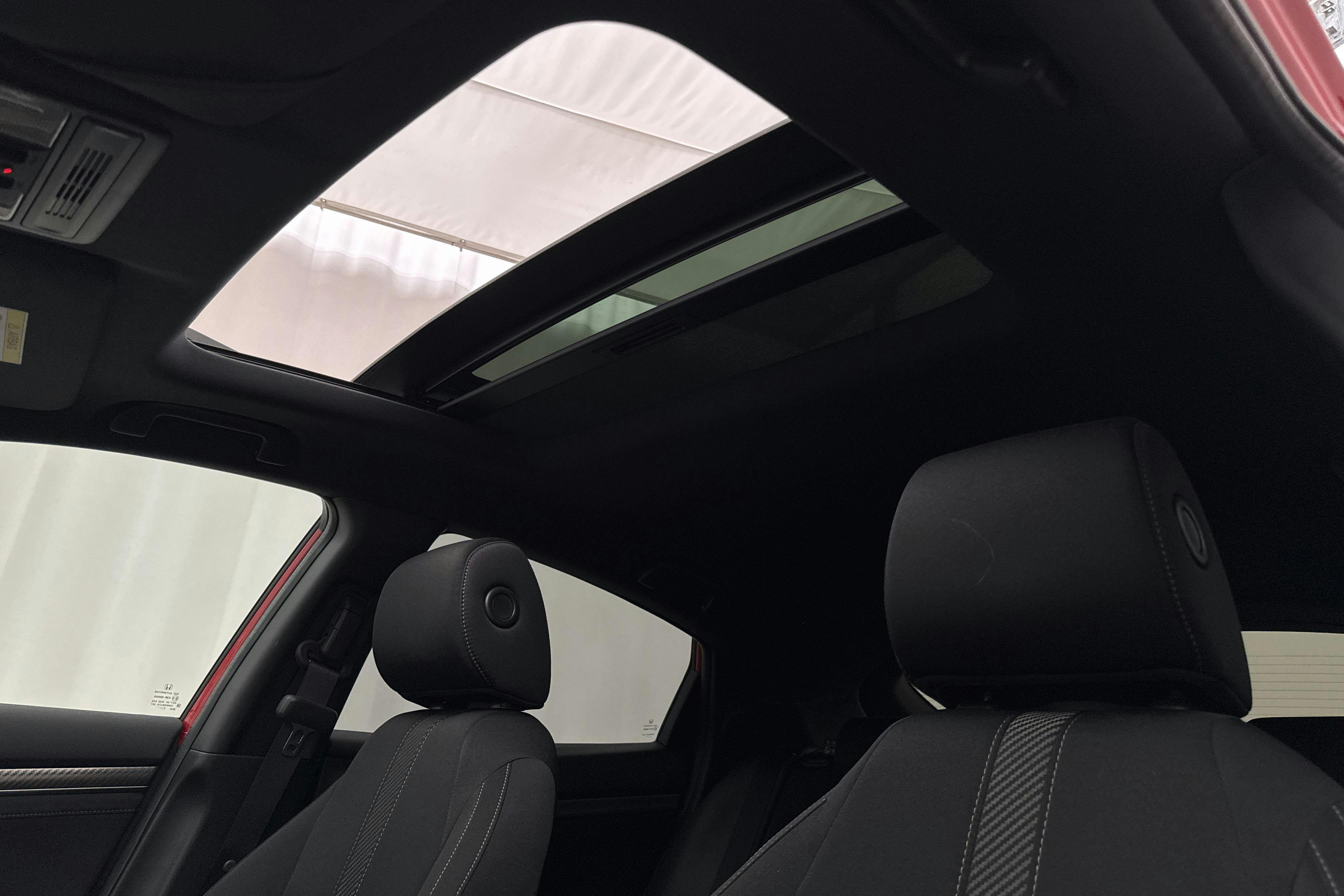 Vehicle Image 18