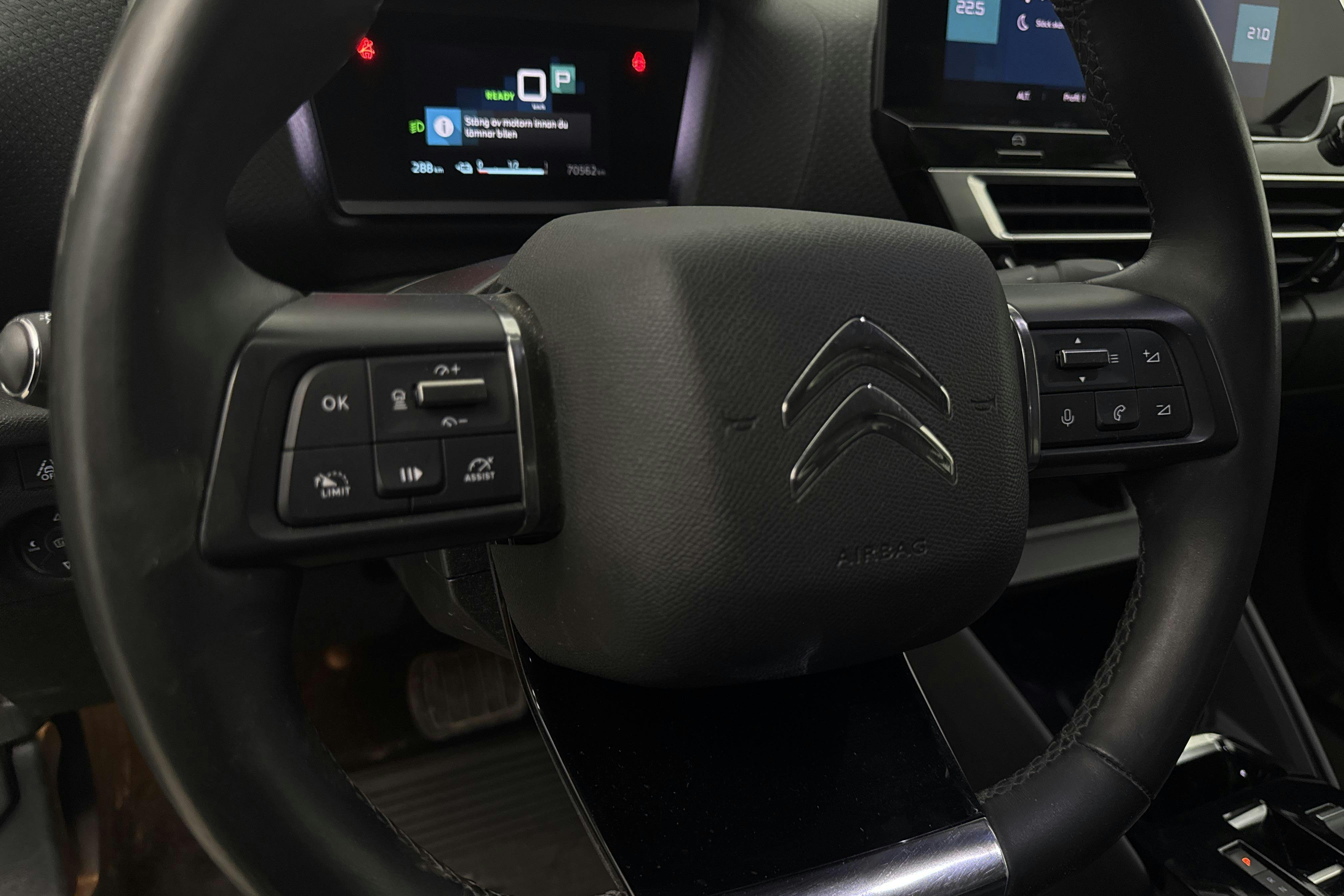Vehicle Image 17