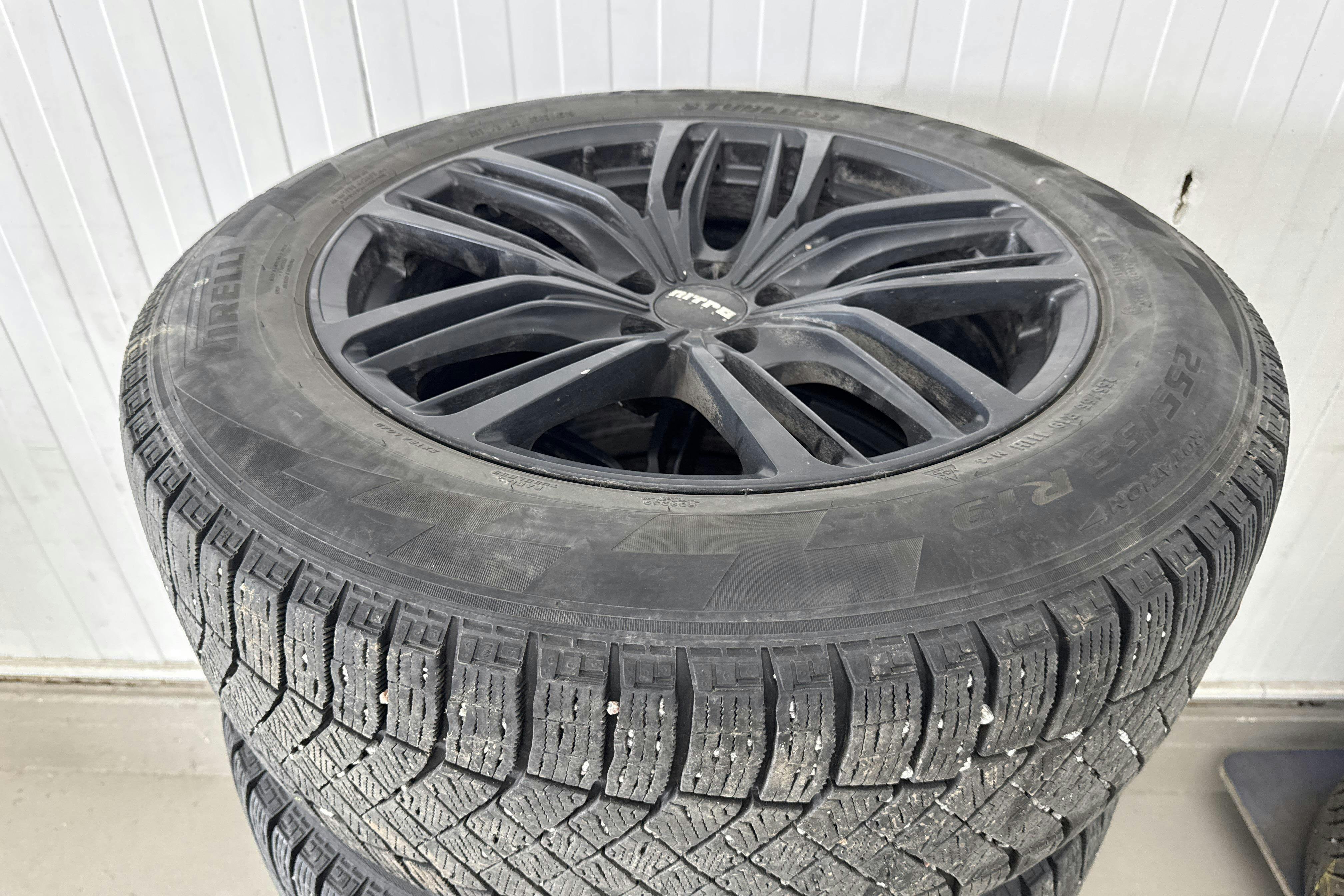 Vehicle Image 19