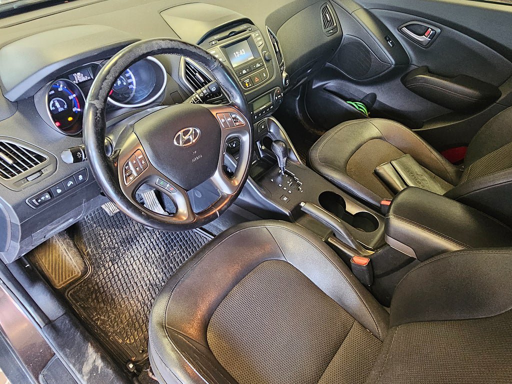 Vehicle Image 8