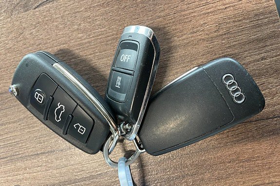 Vehicle Image 24