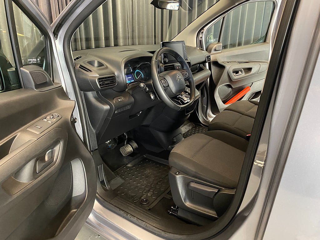 Vehicle Image 31