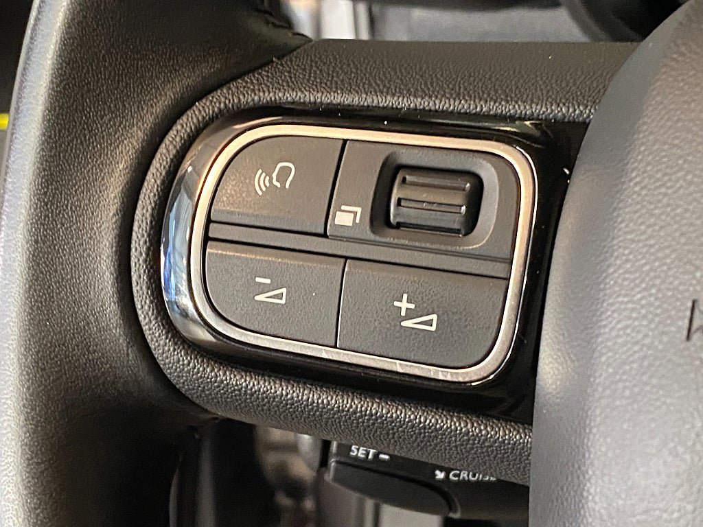 Vehicle Image 52