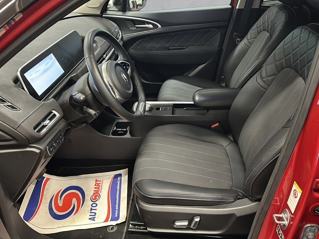 Vehicle Image 10