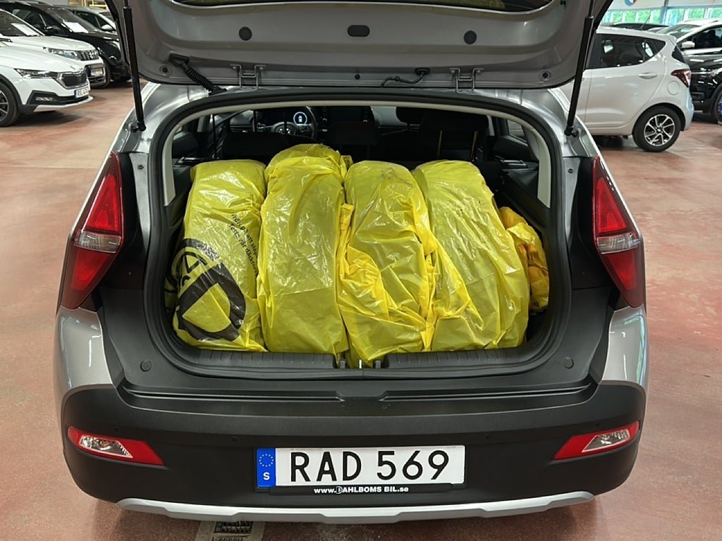 Vehicle Image 9