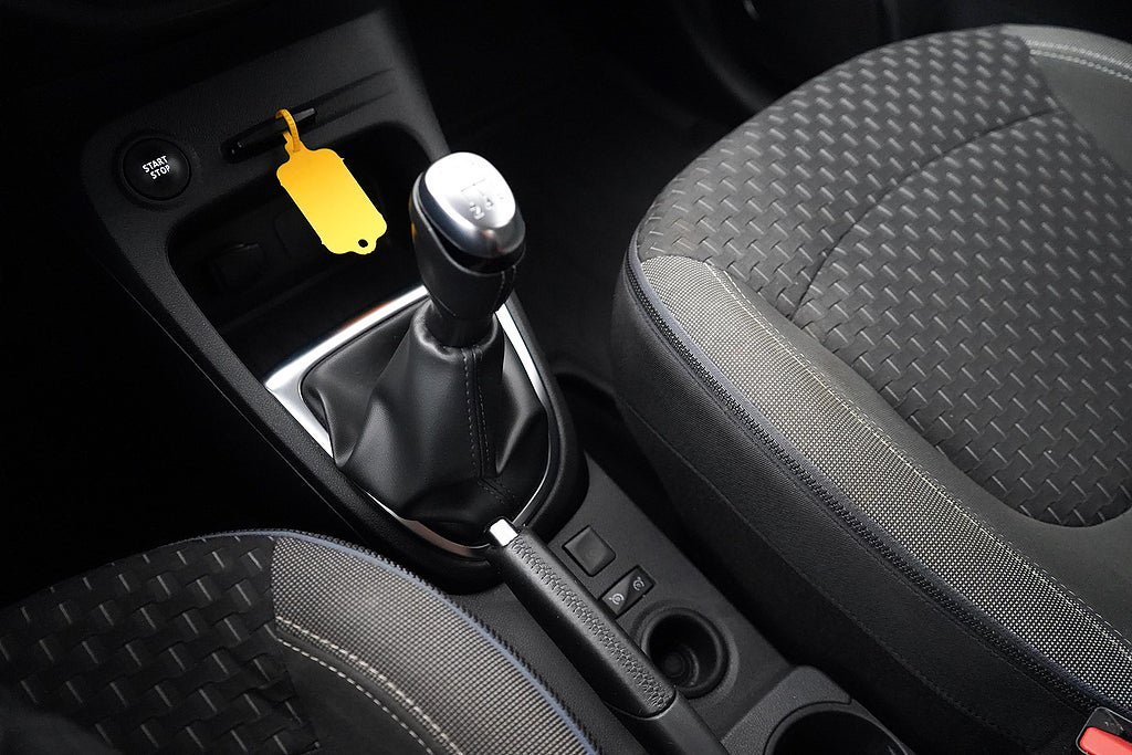 Vehicle Image 13
