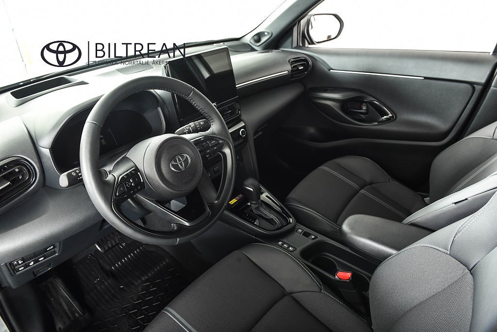 Vehicle Image 6