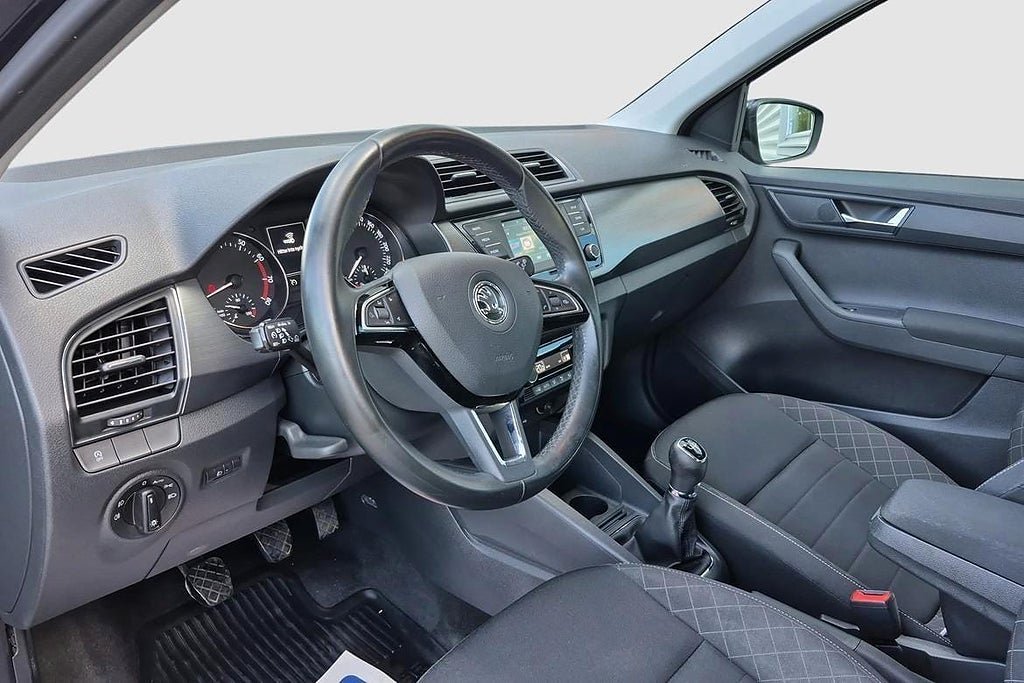Vehicle Image 7