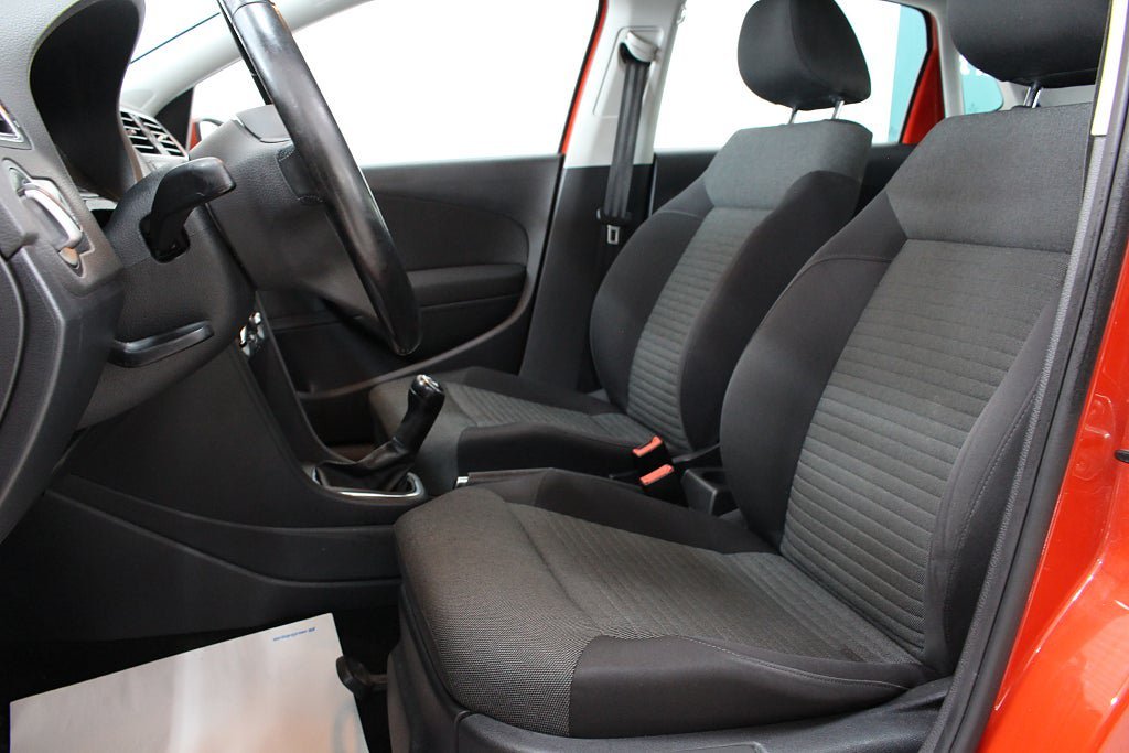 Vehicle Image 12