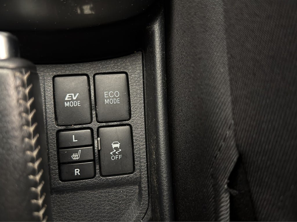Vehicle Image 23