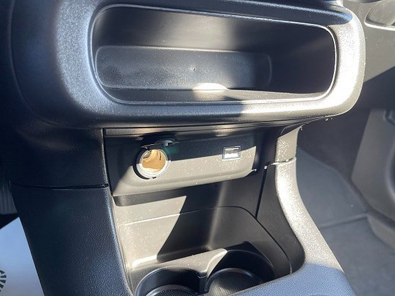 Vehicle Image 24