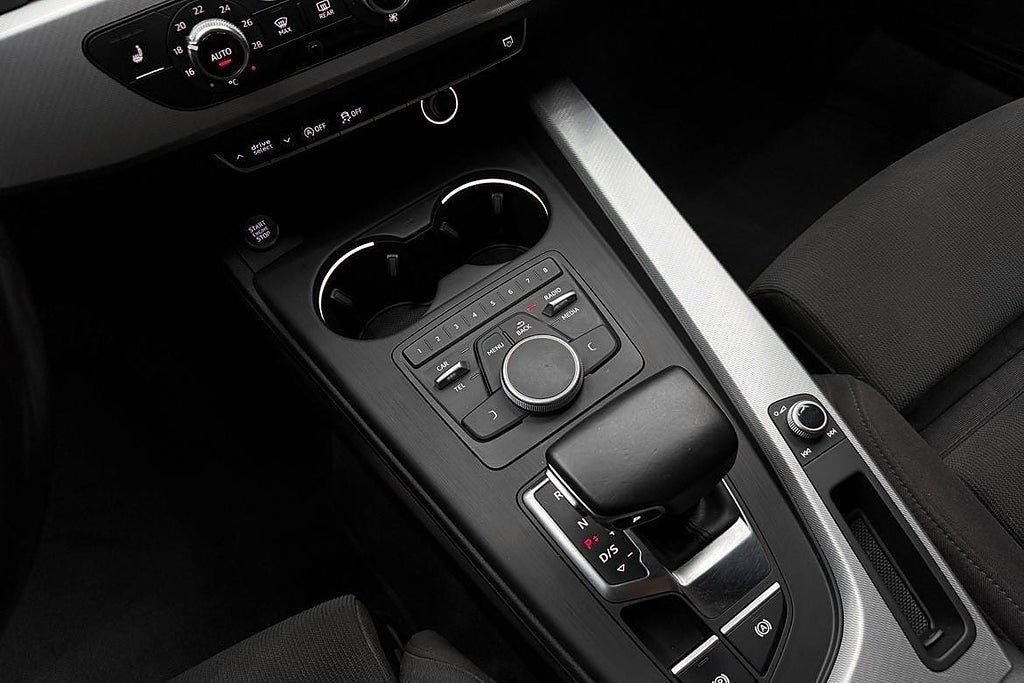 Vehicle Image 16