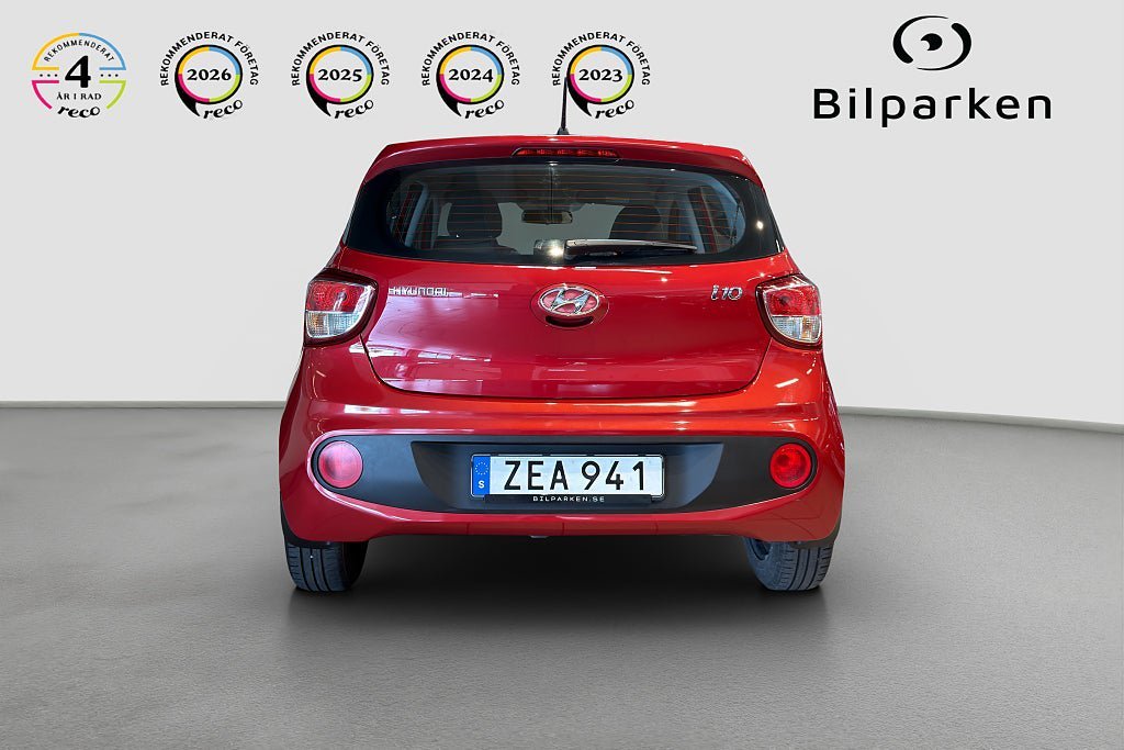 Vehicle Image 6