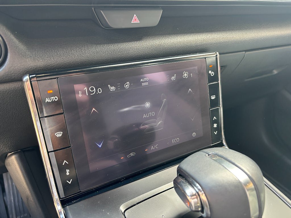 Vehicle Image 25