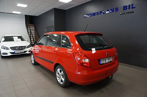 Vehicle Image 6