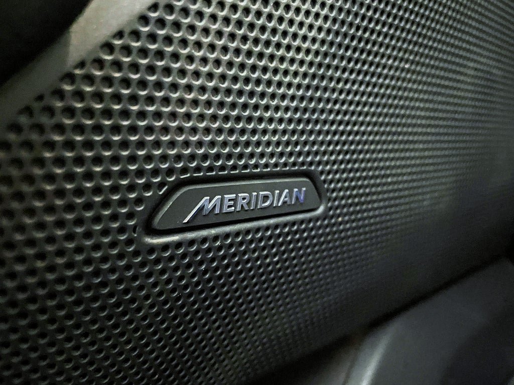 Vehicle Image 32
