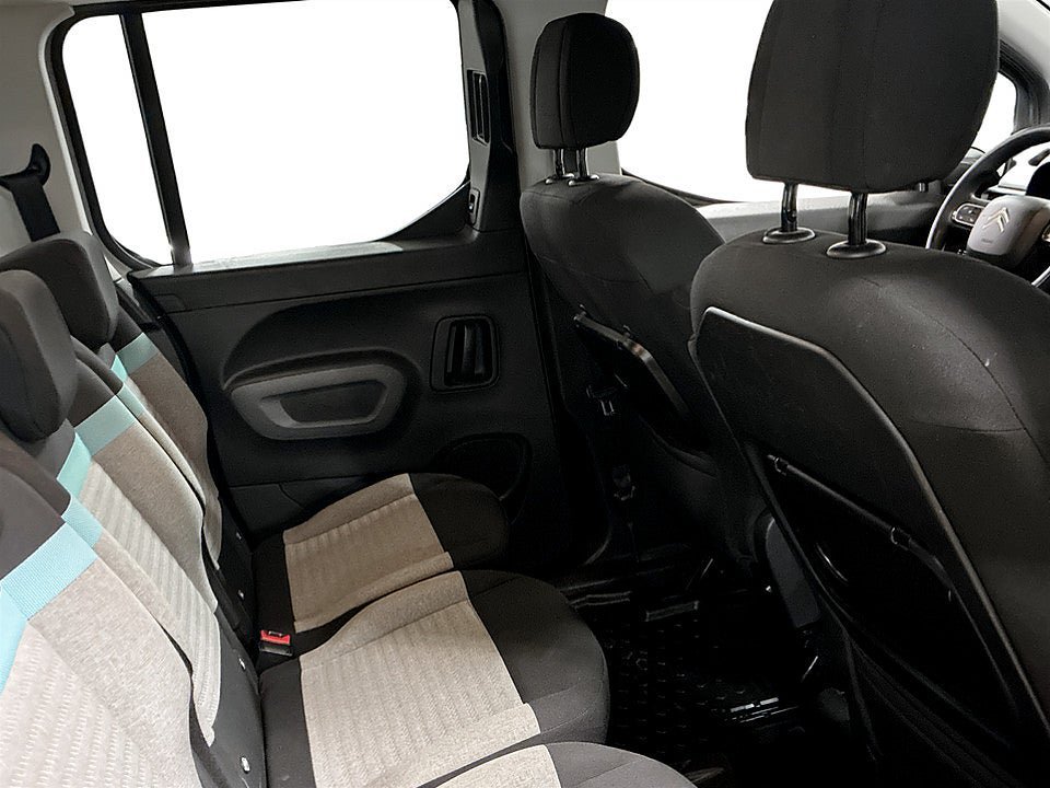 Vehicle Image 18