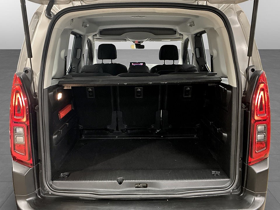 Vehicle Image 19