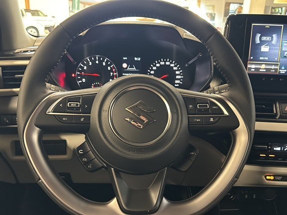Vehicle Image 16