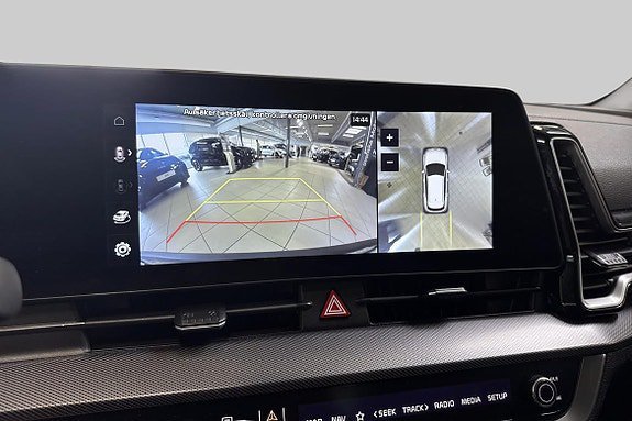 Vehicle Image 18