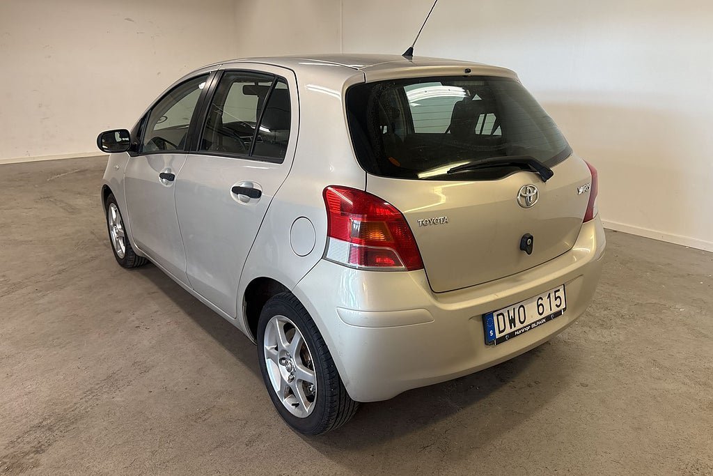 Vehicle Image 8