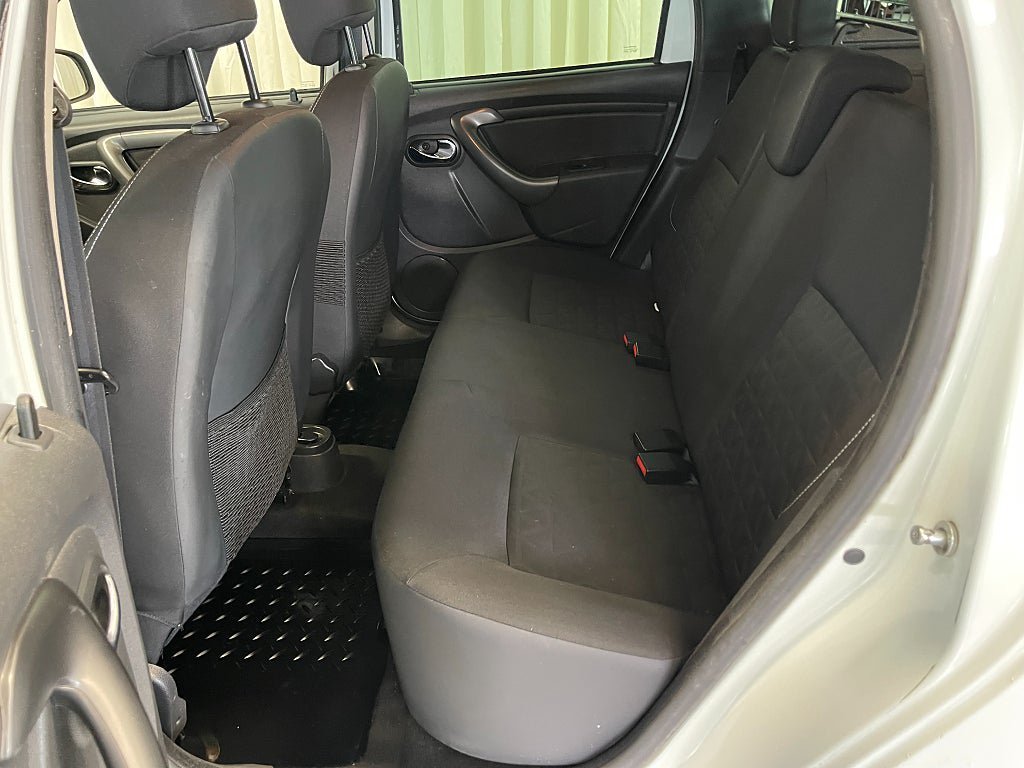 Vehicle Image 11