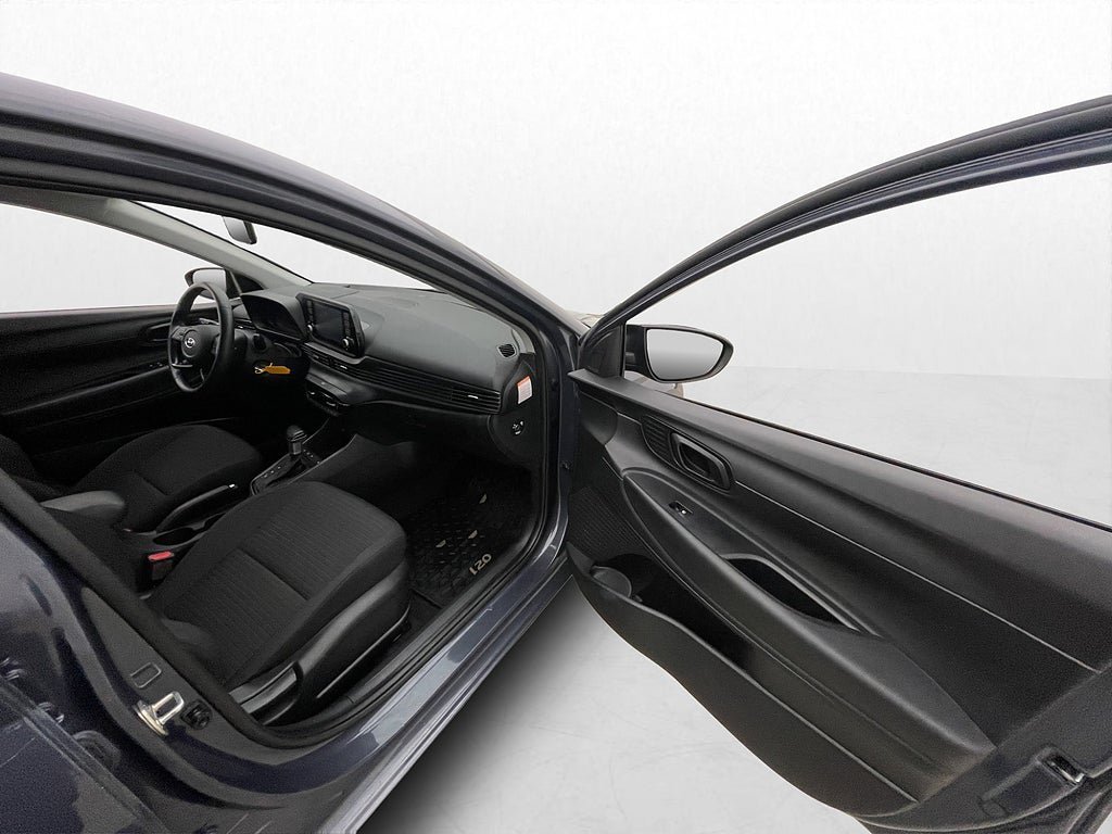 Vehicle Image 11