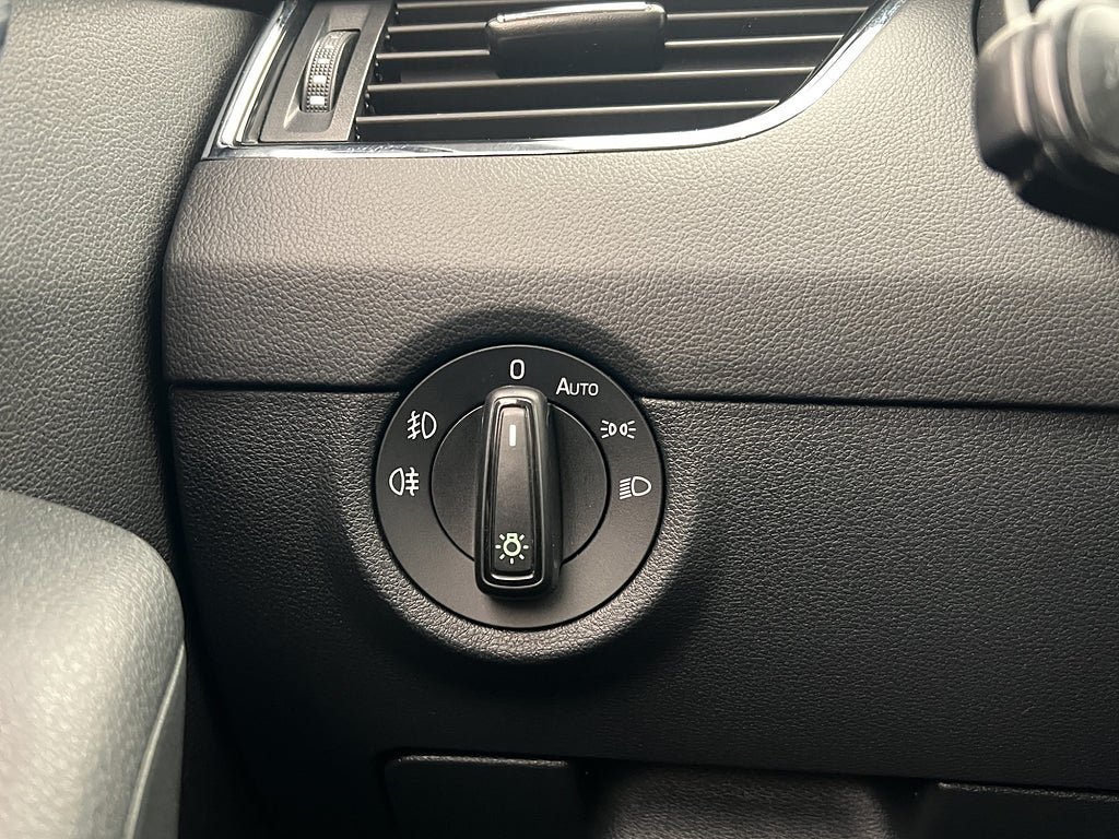 Vehicle Image 27