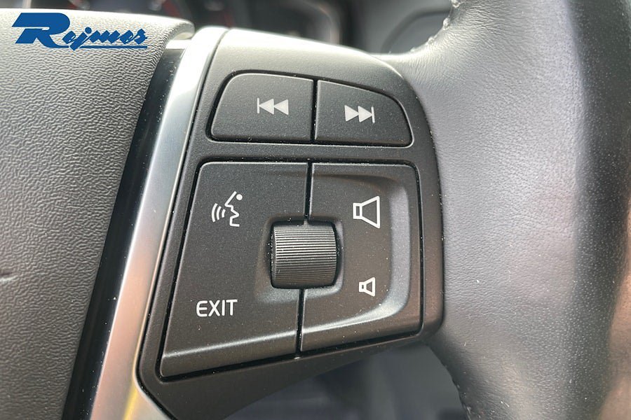 Vehicle Image 19