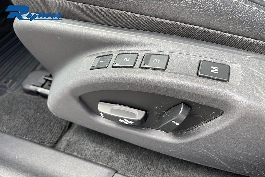 Vehicle Image 24