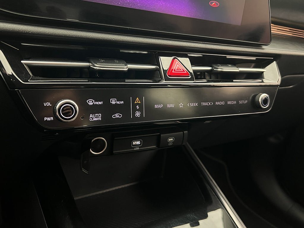 Vehicle Image 26