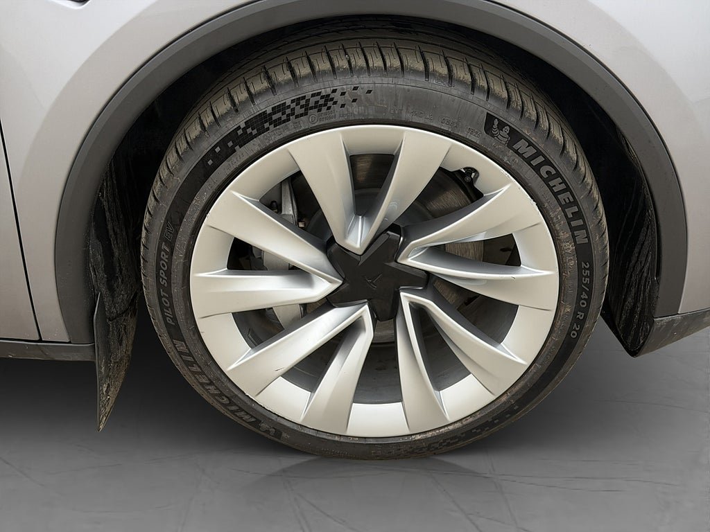 Vehicle Image 35