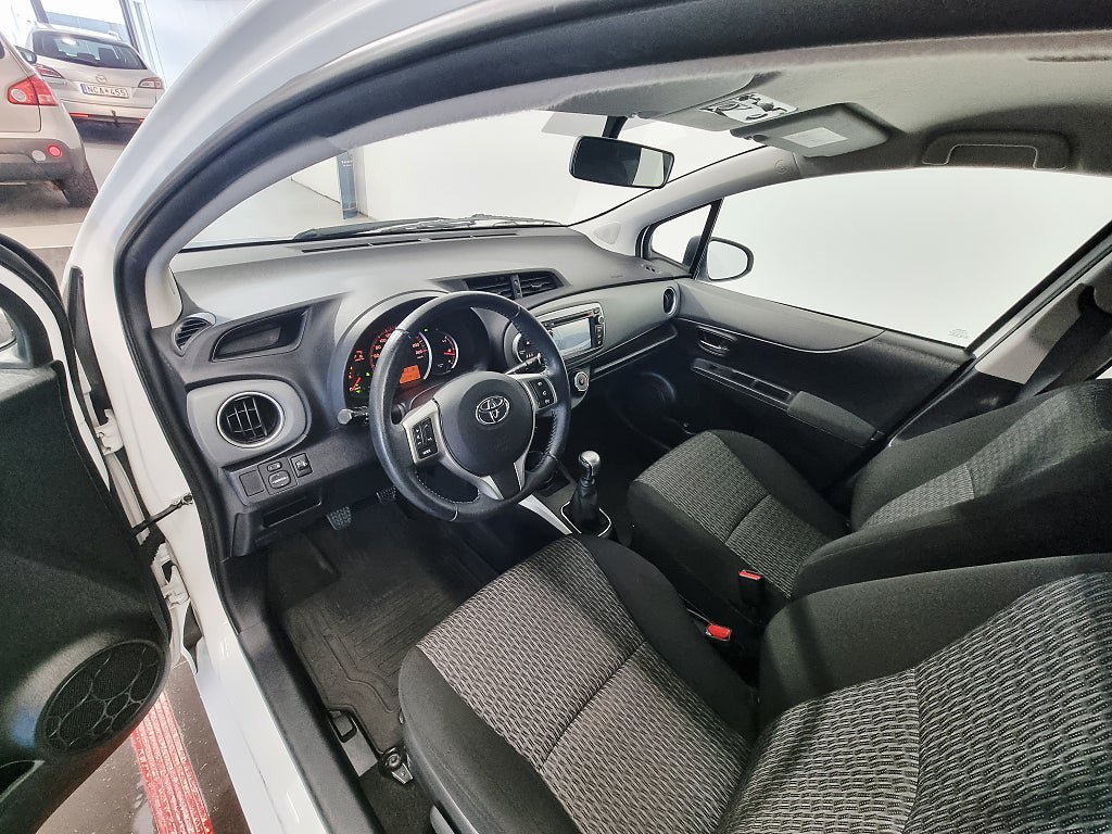 Vehicle Image 7