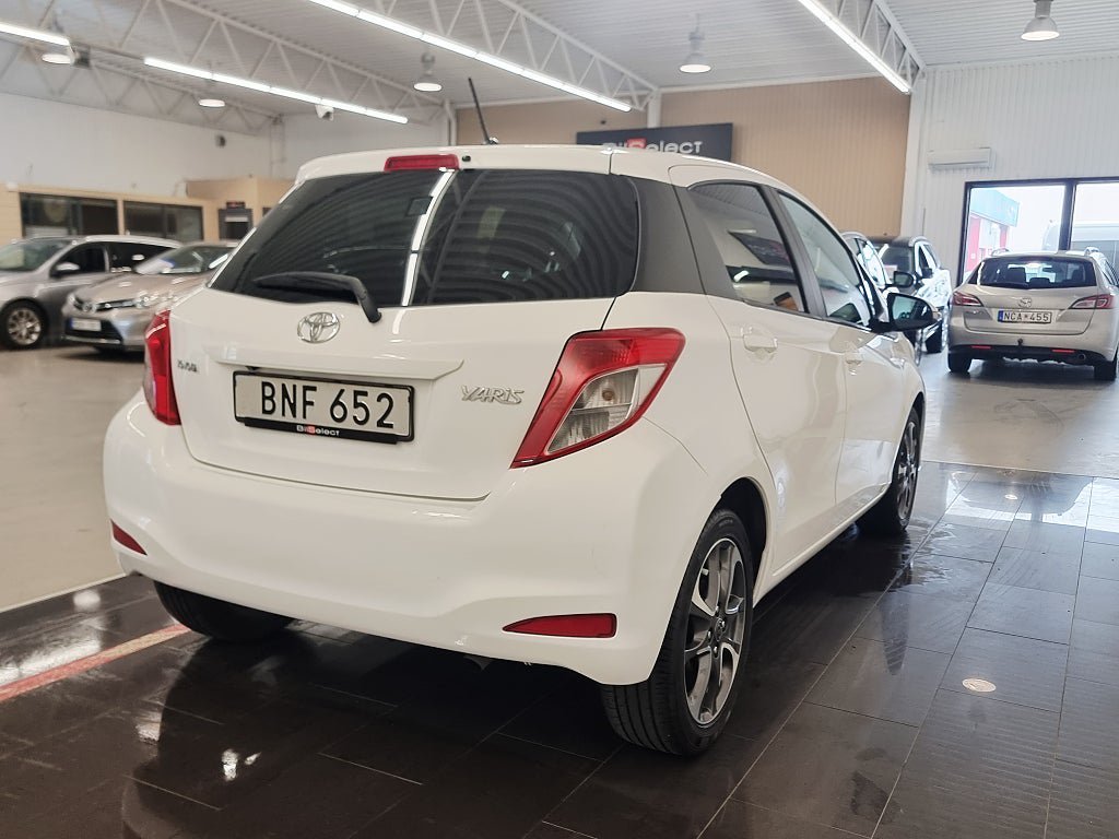 Vehicle Image 17