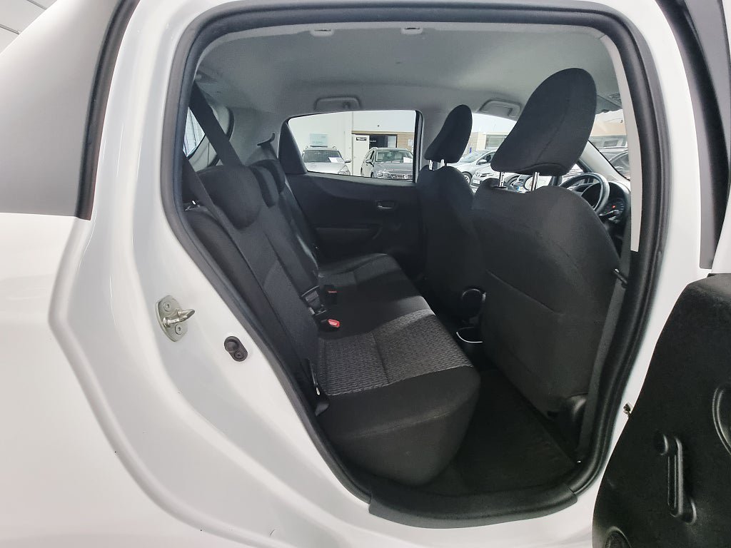 Vehicle Image 21