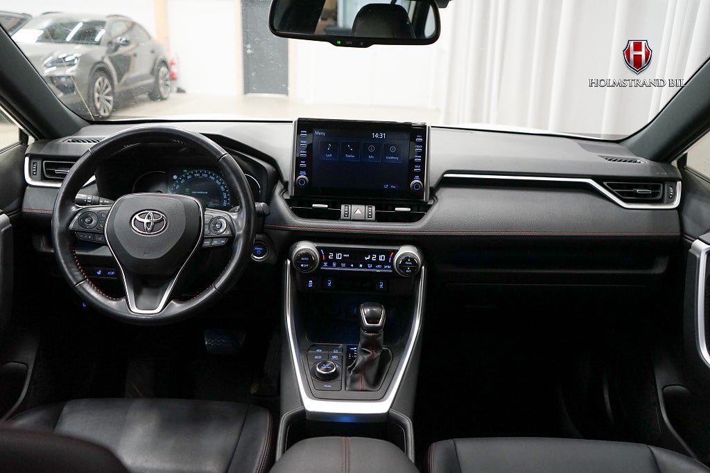 Vehicle Image 13
