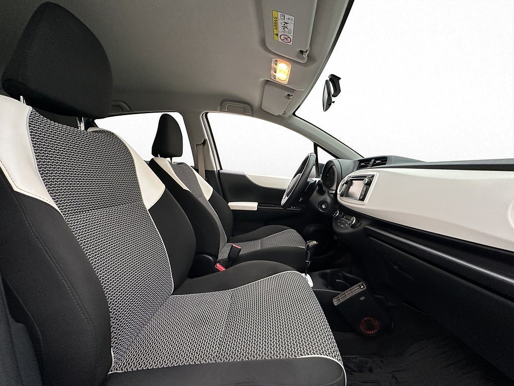 Vehicle Image 23