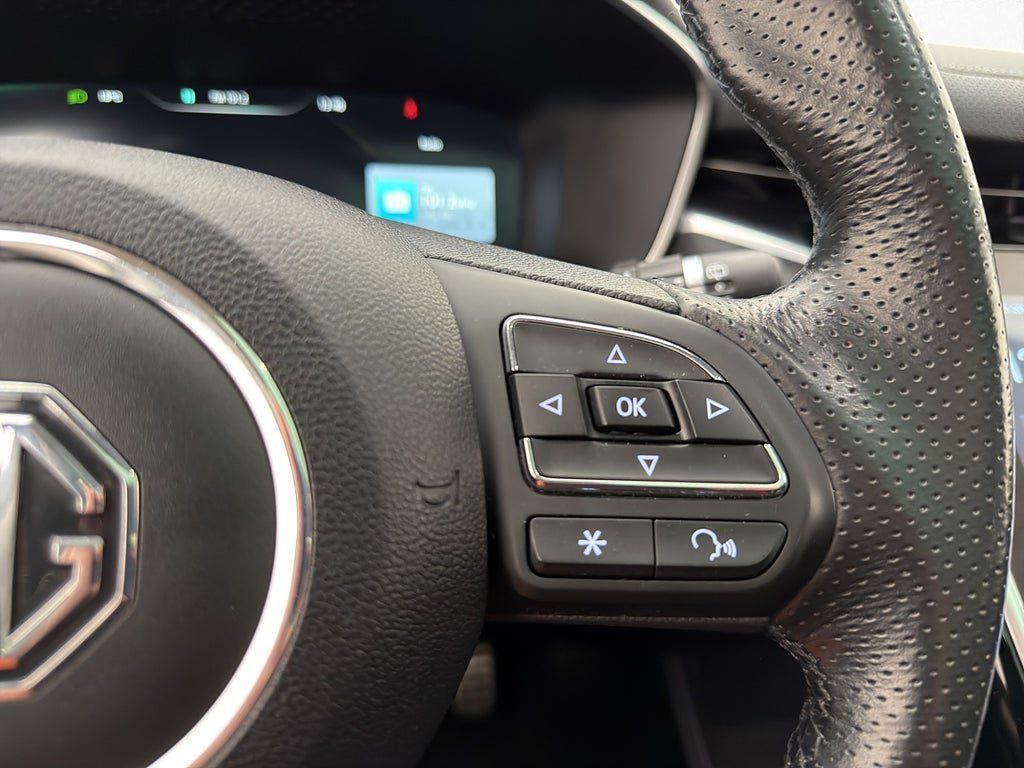 Vehicle Image 26