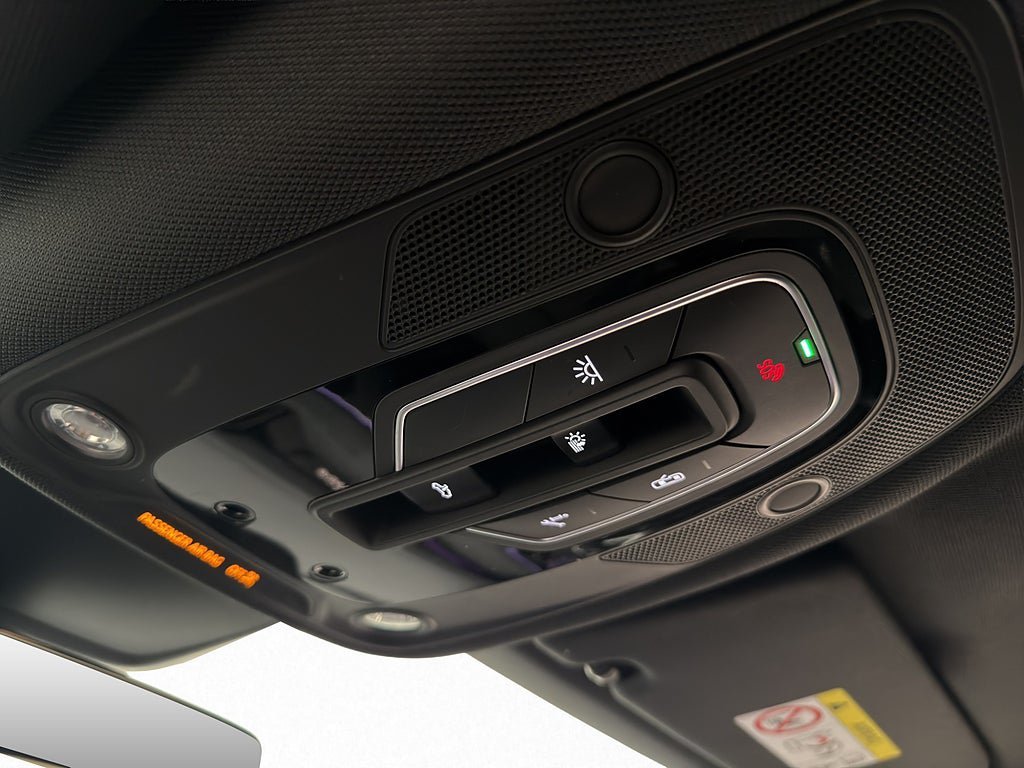 Vehicle Image 36