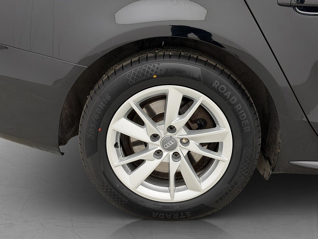 Vehicle Image 25