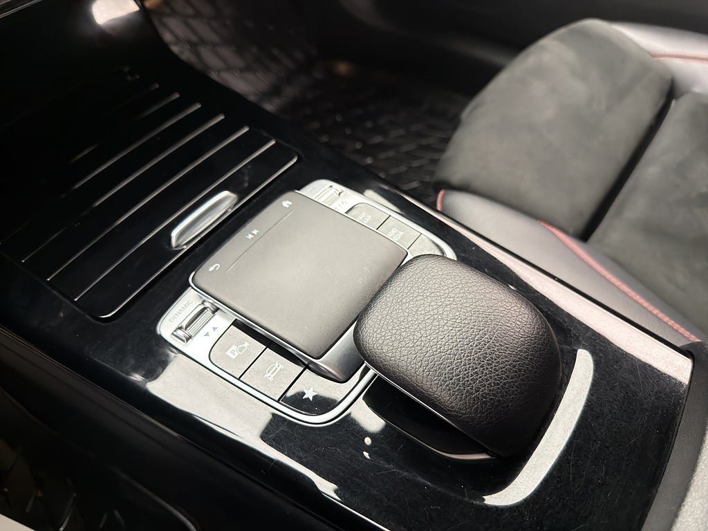 Vehicle Image 25