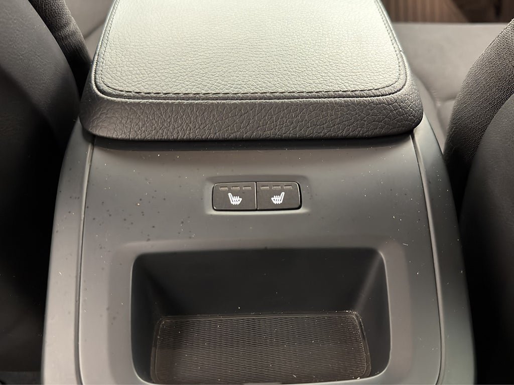 Vehicle Image 26